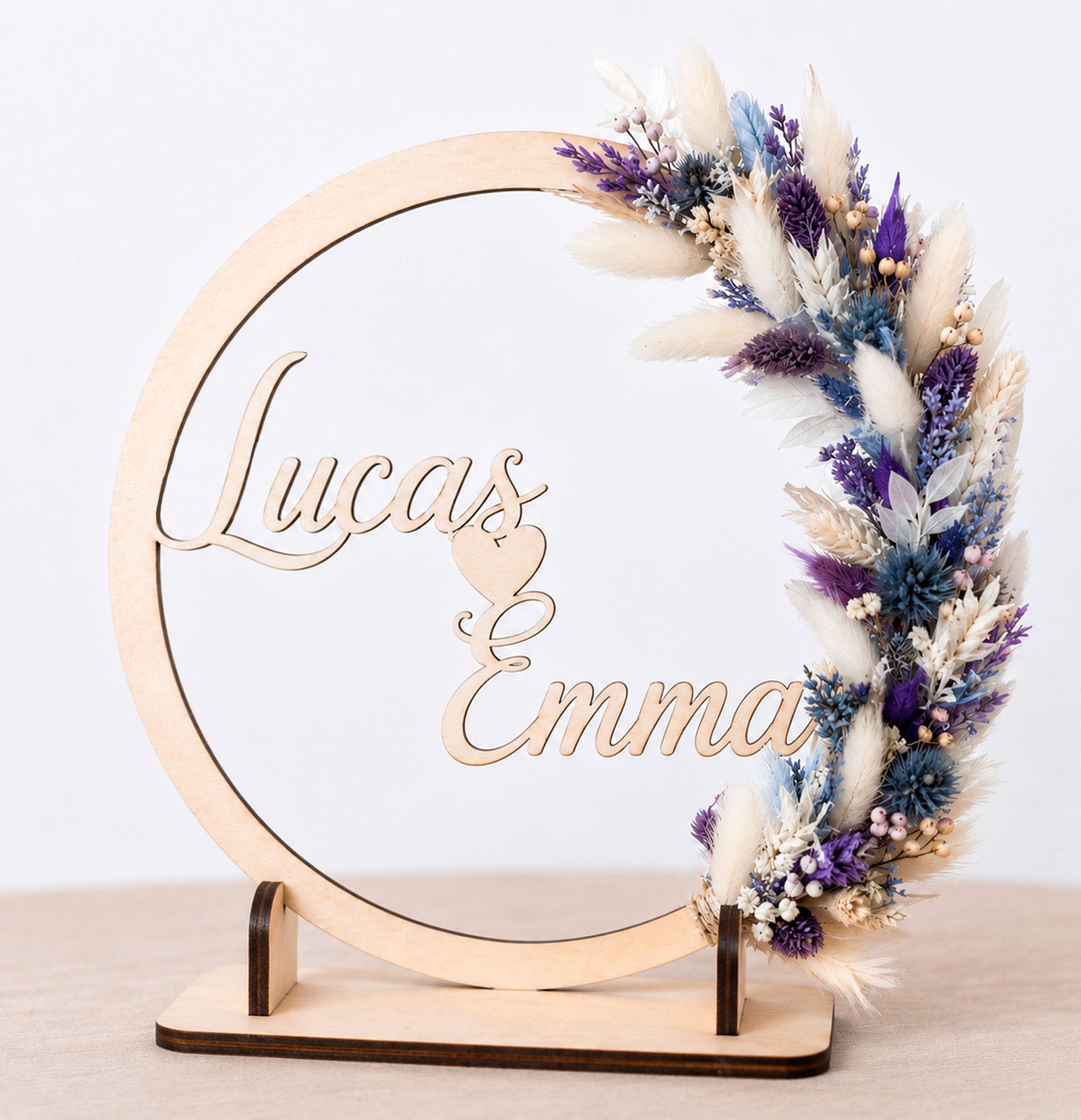 Gepersonaliseerde houten naamkrans met droogbloemen