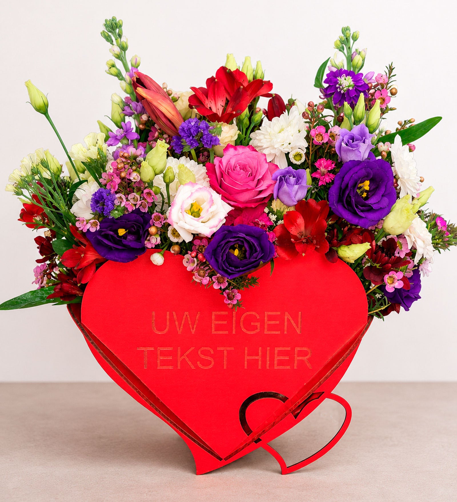 Gepersonaliseerde bloemenbox in hartvorm