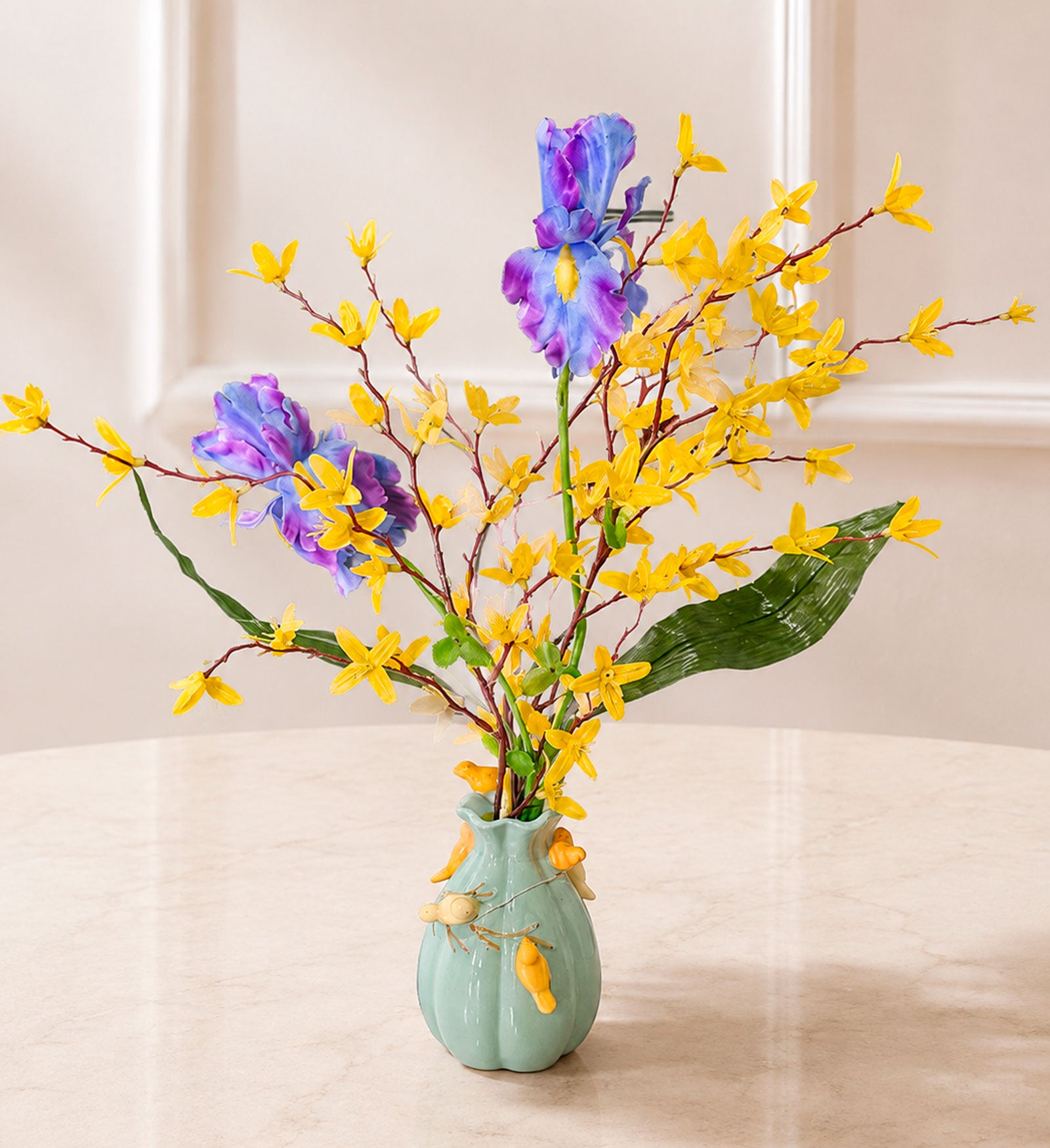 Vaas met kunstbloemen – Frisse voorjaarsdecoratie